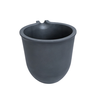 Creuset avec bec verseur pour four de coulée basculant