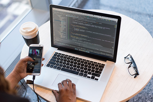 Produits de moulage sous pression en alliage d"aluminium pour produits &eacute;lectroniques